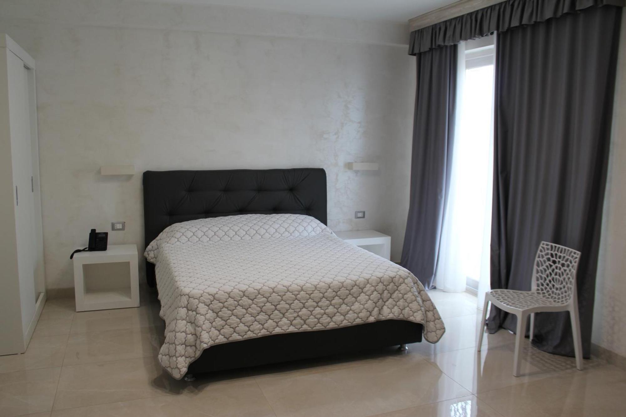 Hotel Presidente Порто Чезарео Екстериор снимка